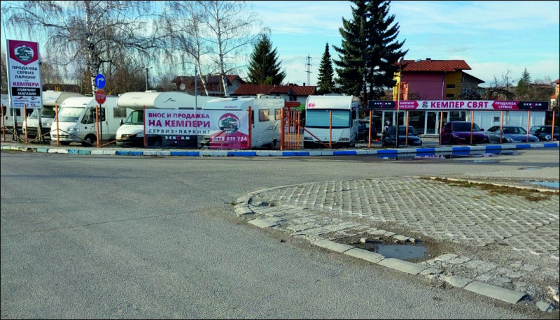 http://Branding of a car dealership CAMPER WORLD, Dragichvo village