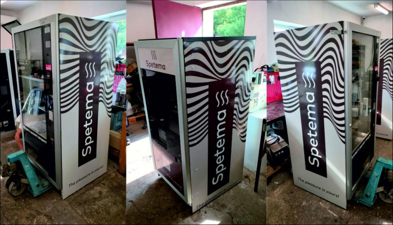 Брандиране на лот от хладилни витрини за марка Спетема