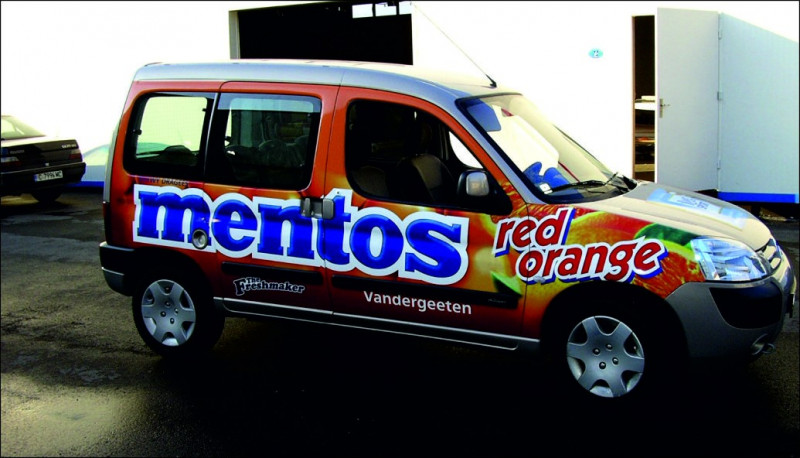 Брандиране на лот автомобили бранд Mentos